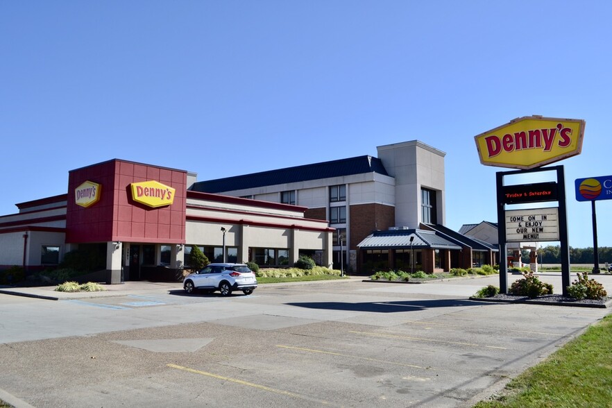 Primary Photo Of 3901 Highway 41 N, Evansville Restaurant For Sale