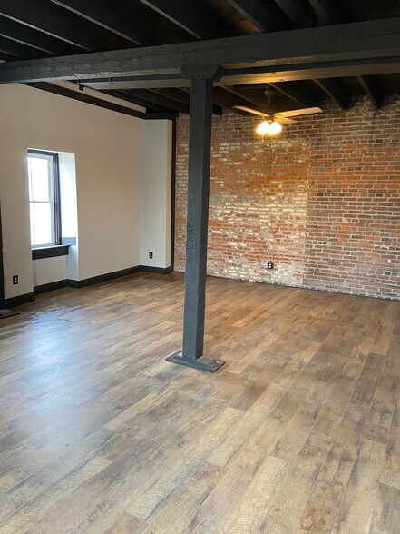More Photos Of 1926 Cherokee St, Saint Louis Storefront Retail Residential For Sale