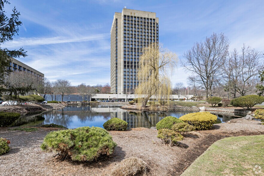 More Photos Of 1 Blue Hill Plz, Pearl River Office For Lease