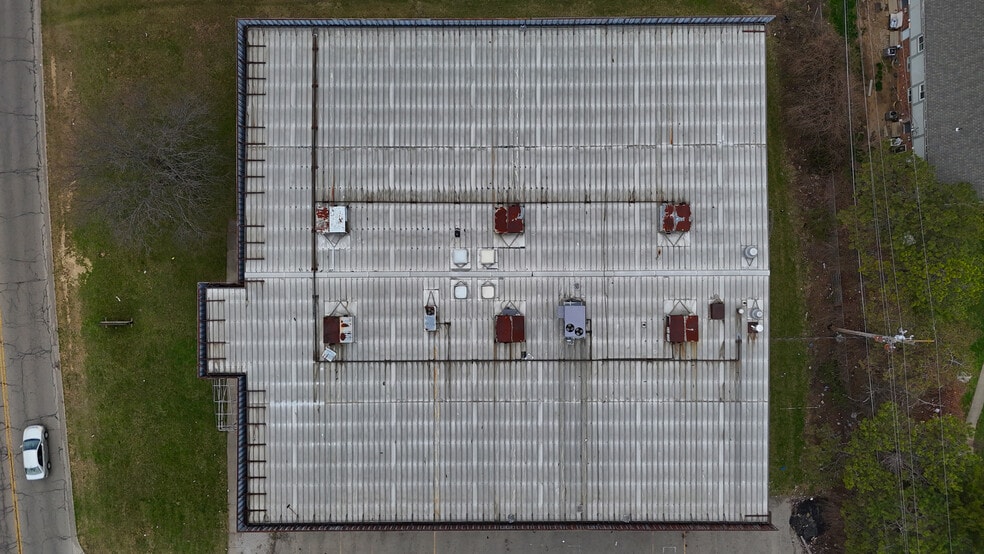 More Photos Of 511 Industrial Mile Rd, Columbus Warehouse For Sale