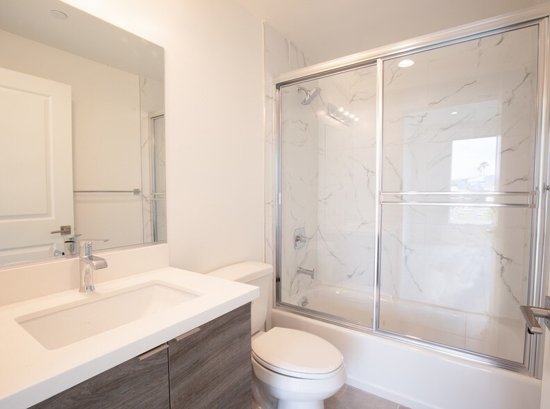 More Photos Of 1545 S Fairfax Ave, Los Angeles Apartments For Sale