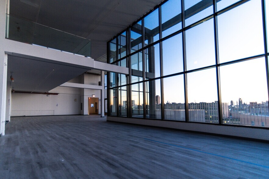 More Photos Of 3702 Queens Blvd, Long Island City General Retail For Sale