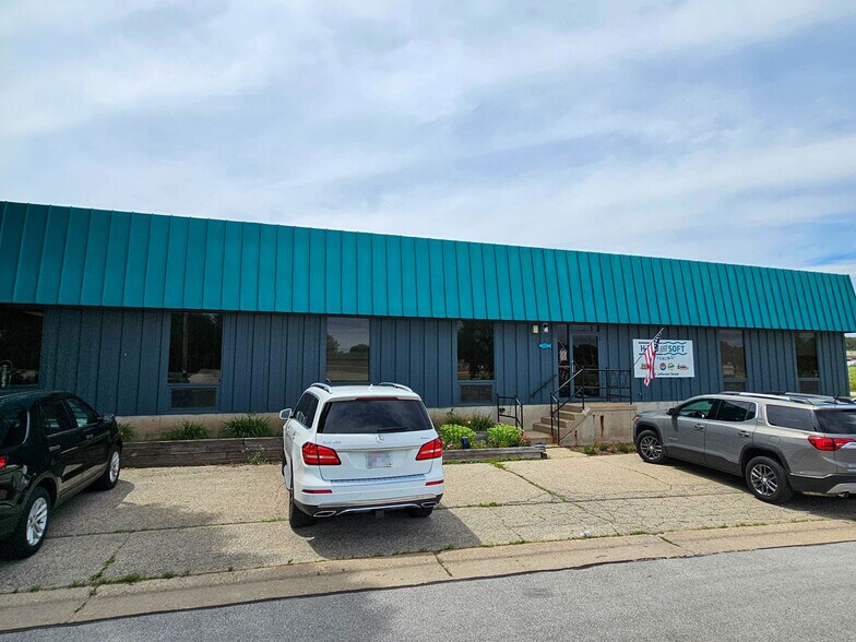More Photos Of 525 Jefferson St, Fort Atkinson Manufacturing For Sale