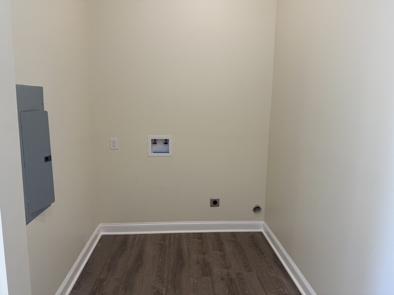 More Photos Of 198 Cowan St, Rutherfordton Apartments For Sale