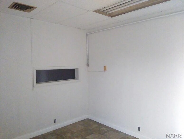 More Photos Of 301 W Broadway, Steeleville Freestanding For Sale