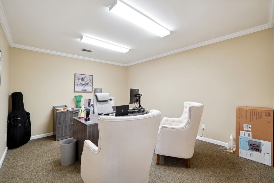 More Photos Of 1137 Alpharetta St, Roswell Office Residential For Lease