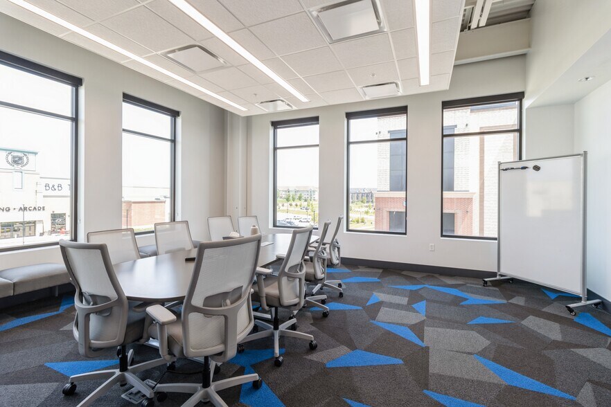 More Photos Of 1465 SW Park Square Dr, Ankeny Office For Lease