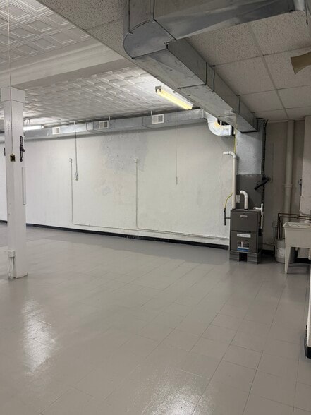 More Photos Of 4118 Queensbury Rd, Hyattsville Freestanding For Lease