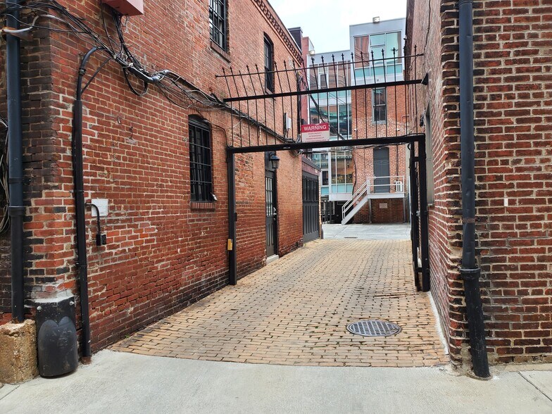 More Photos Of 9 Saint Matthews Ct NW, Washington Office Residential For Lease