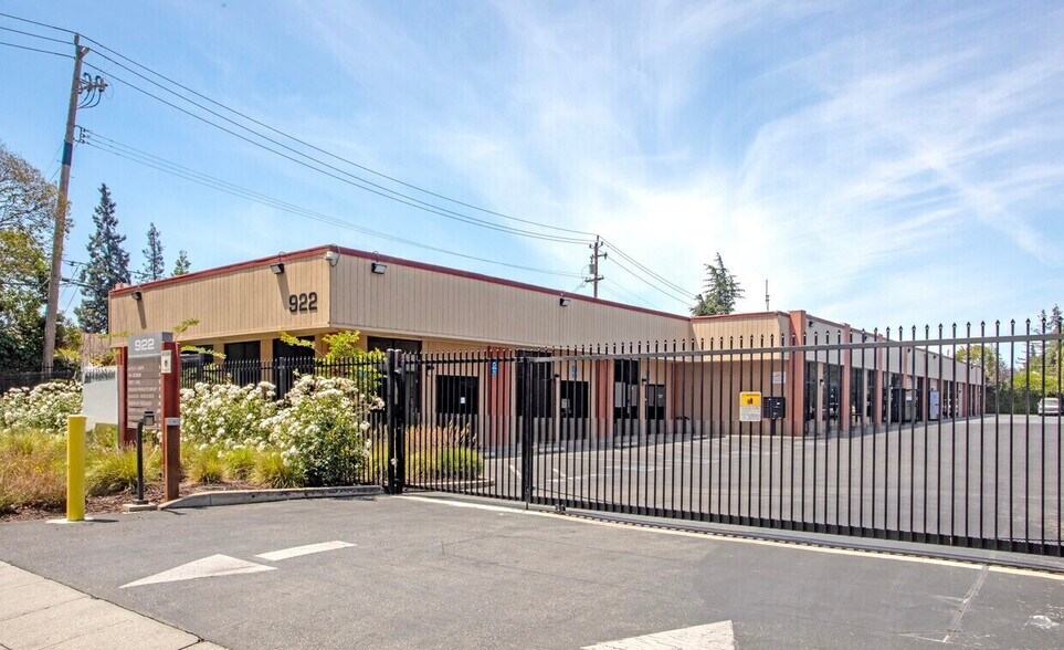 More Photos Of 922 San Leandro Ave, Mountain View Light Manufacturing For Lease