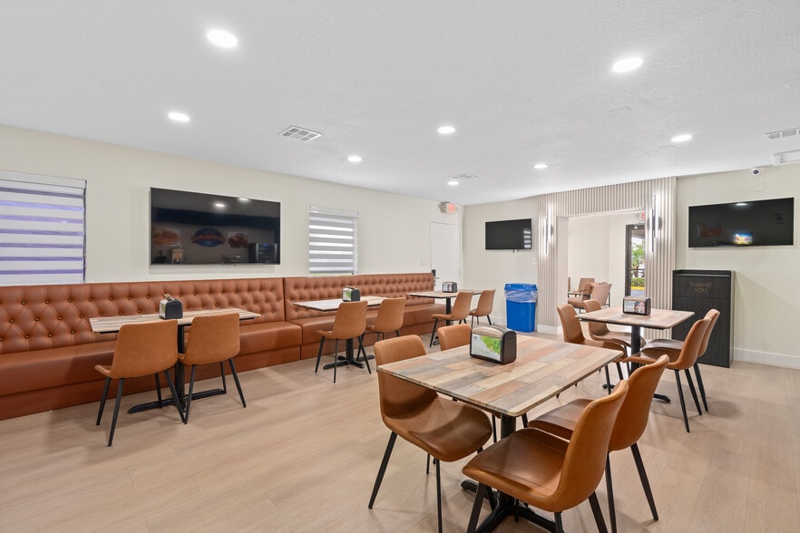 More Photos Of 3956 W Colonial Dr, Orlando Hotel For Sale