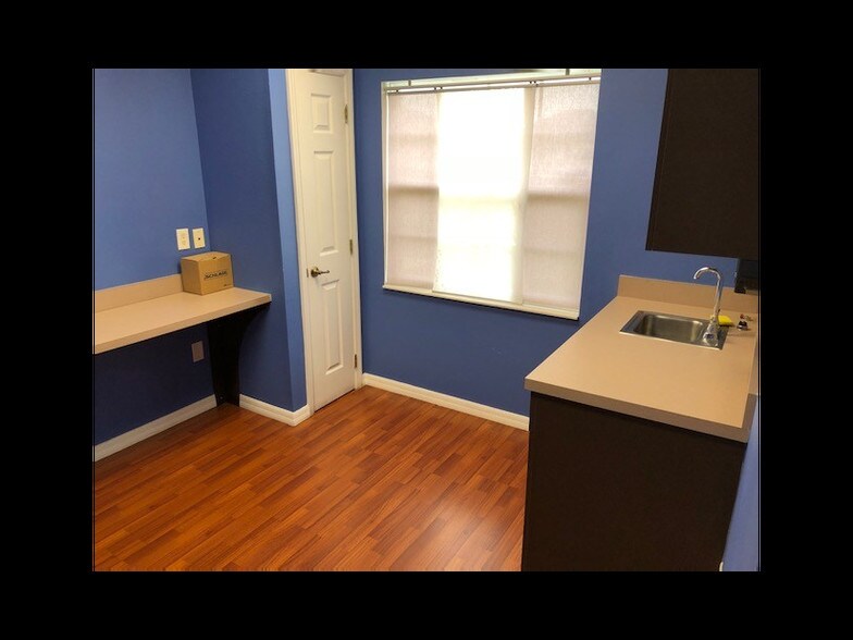 More Photos Of 1136-1138 Cypress Glen Cir, Kissimmee Medical For Sale
