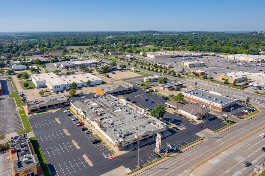 More Photos Of 8202-8278 E 71st St, Tulsa Unknown For Lease