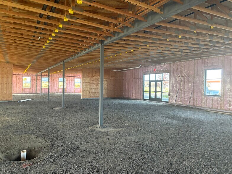 More Photos Of 7034 W Clearwater Ave, Kennewick General Retail For Lease