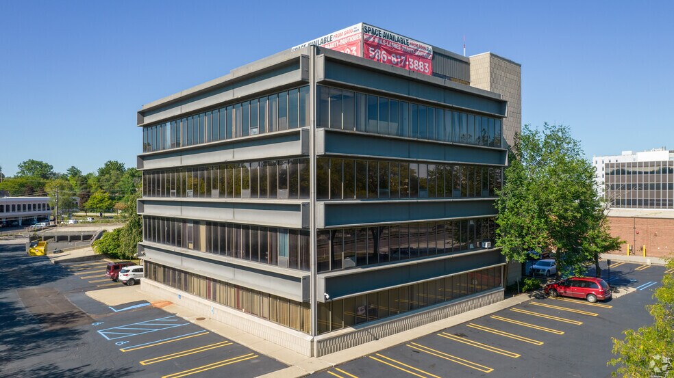Primary Photo Of 24567 Northwestern Hwy, Southfield Office For Sale