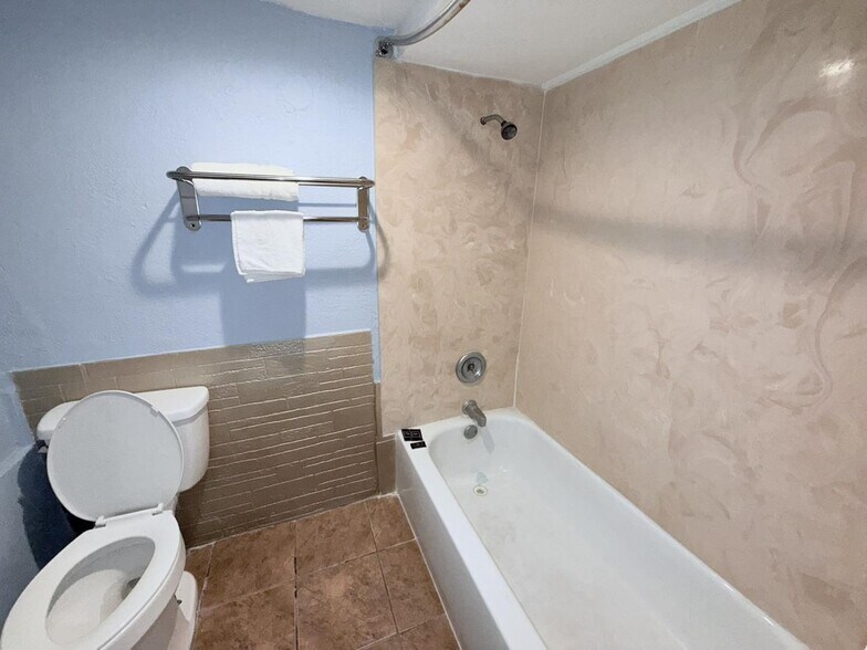 More Photos Of 1131 Austin Hwy, San Antonio Hotel For Sale