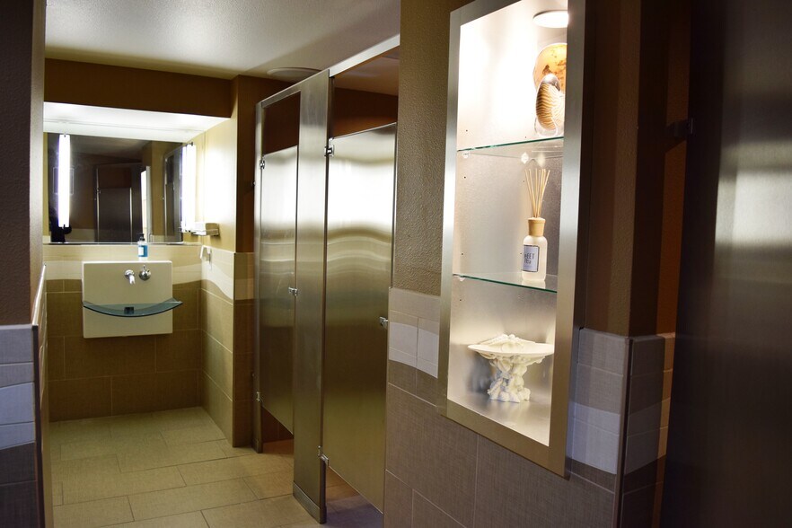 More Photos Of 550 N Poplar St, Casper Medical For Lease