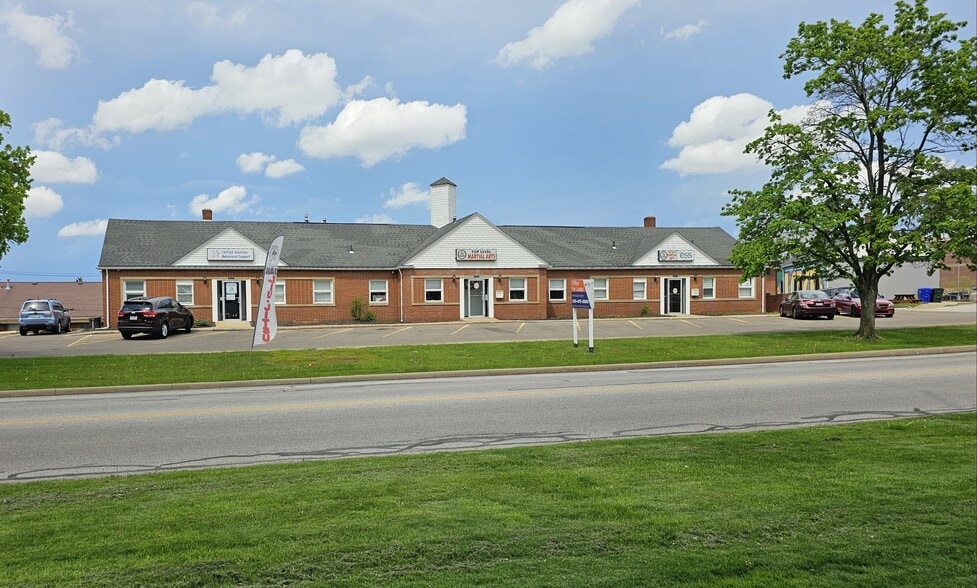 Primary Photo Of 1612 N Portage Trl, Cuyahoga Falls Medical For Lease
