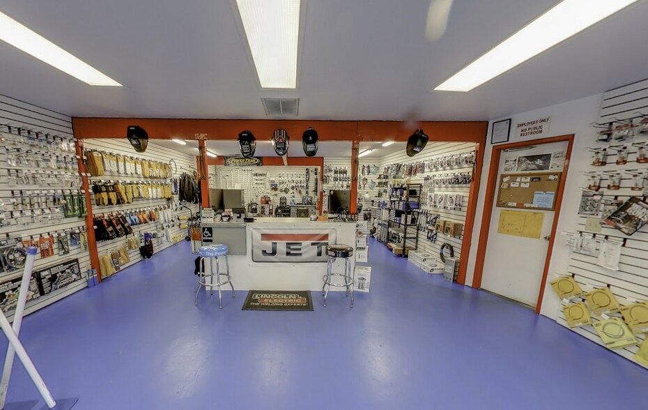 More Photos Of 11020 N State Highway 49, Martell Freestanding For Sale