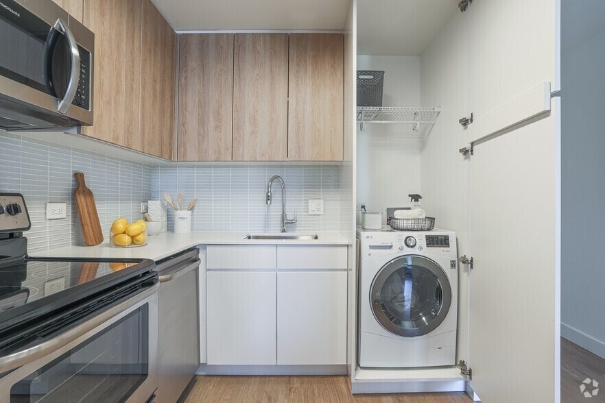 More Photos Of 2623-2627 N Clark St, Chicago Apartments For Sale