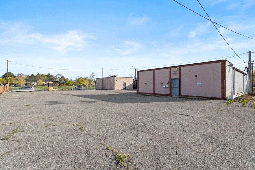 More Photos Of 8500 14th St, Detroit Medical For Sale