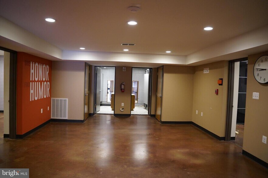 More Photos Of 7595 Martinsburg Pike, Shepherdstown Office For Sale