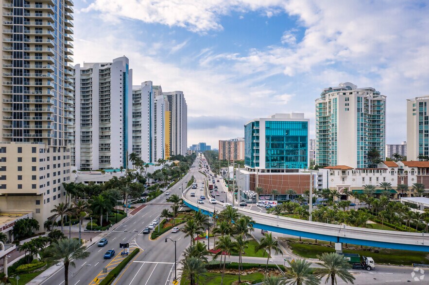 More Photos Of 16690 Collins Ave, Sunny Isles Beach Office For Lease