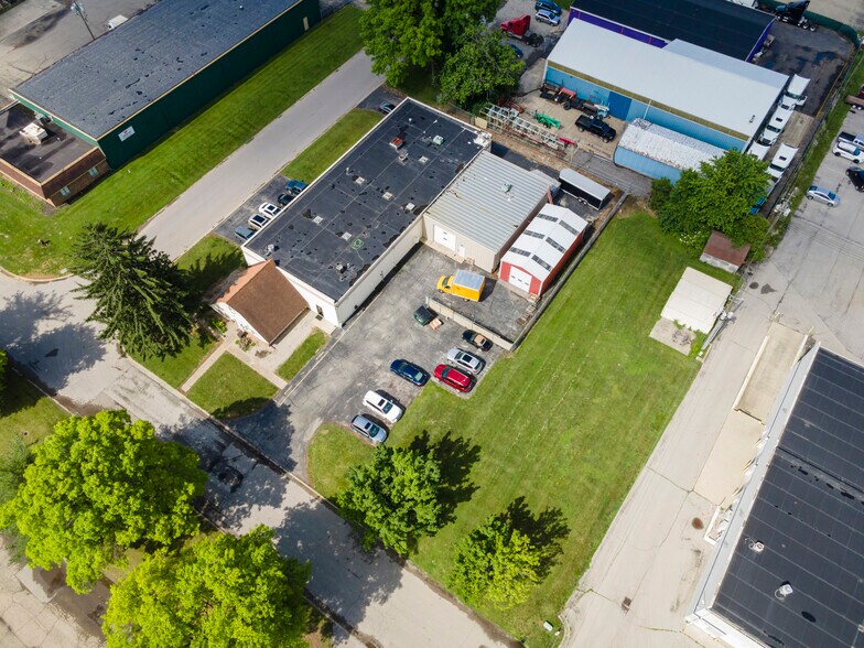 More Photos Of 8180 Country Club Pl, Indianapolis Warehouse For Lease
