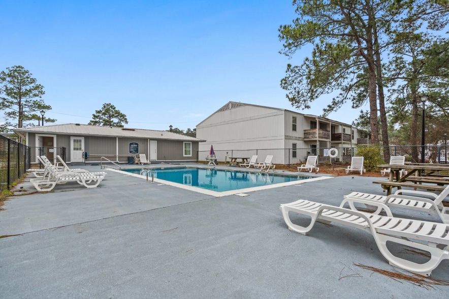 More Photos Of 601 Village Green Dr, Mobile Apartments For Sale