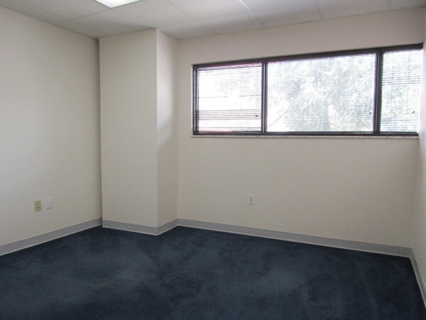 More Photos Of 1221 W Colonial Dr, Orlando Office For Lease