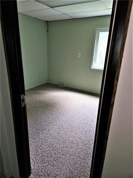 More Photos Of 6081 William Penn Hwy, Export Office For Sale