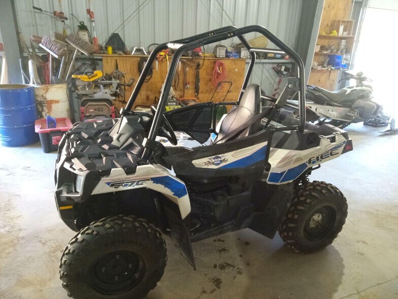 More Photos Of 224 Michael Ln, New Berlin Racetrack For Sale