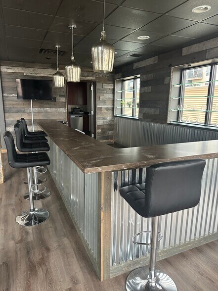 More Photos Of 1740 Park Ave, Plover Storefront Retail Office For Sale