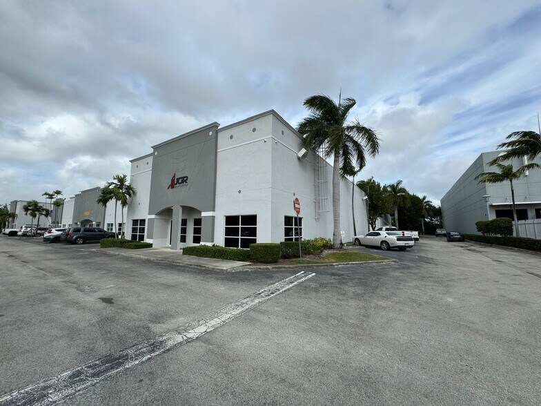 More Photos Of 11379-11399 NW 122nd St, Medley Warehouse For Sale