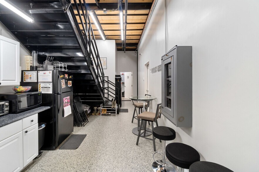 More Photos Of 2302 Turnpike St, North Andover General Retail For Sale