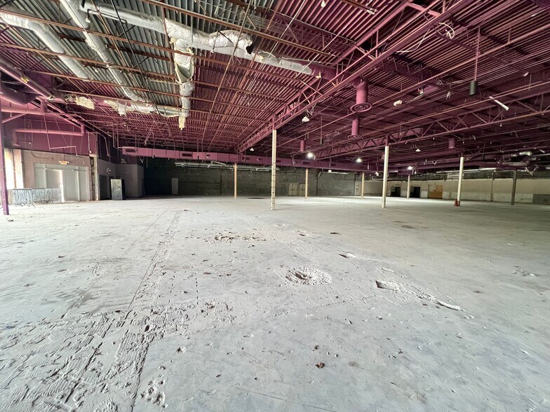 More Photos Of 7490 Old National Hwy, Riverdale Unknown For Lease