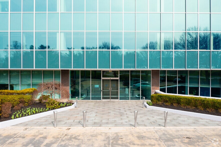 More Photos Of 555 E Lancaster Ave, Radnor Office For Lease