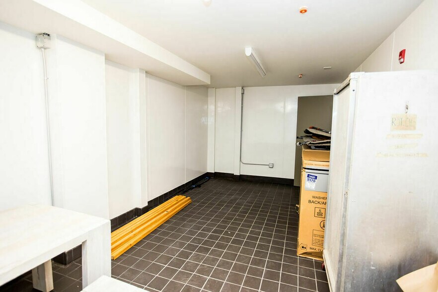 More Photos Of 1716 Broadway, Oakland Storefront For Sale