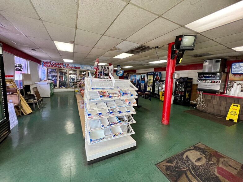 More Photos Of 528 W Choctaw Ave, Chickasha Convenience Store For Sale