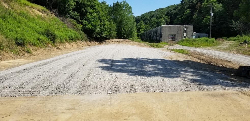 More Photos Of 801 Freedom Crider Rd, Freedom Industrial For Lease