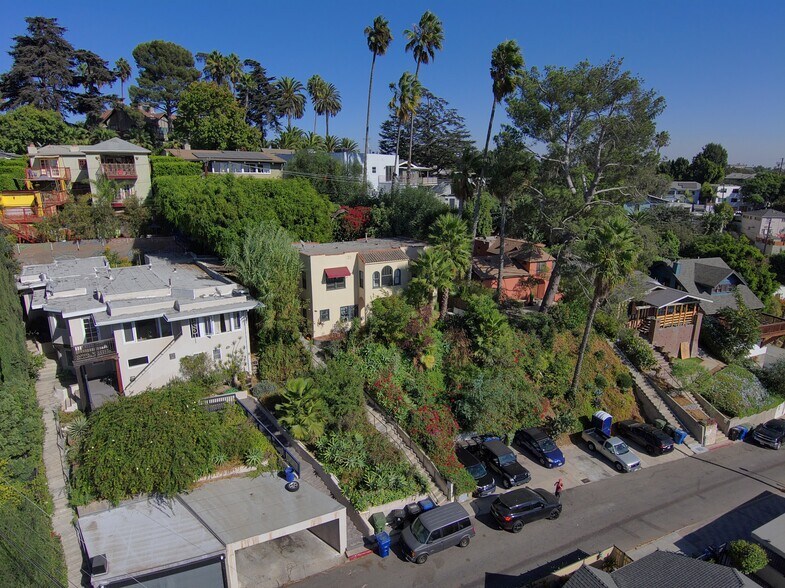 More Photos Of 3201 Hamilton Way, Los Angeles Apartments For Sale