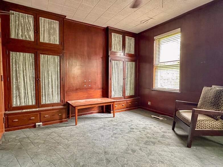 More Photos Of 3201 Itaska St, Saint Louis Specialty For Sale