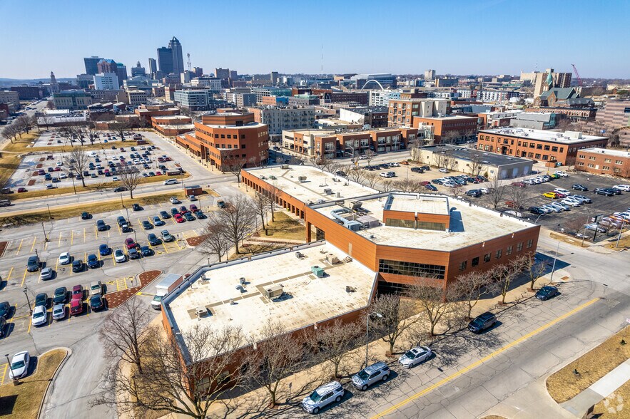 More Photos Of 600 E Court Ave, Des Moines Medical For Lease