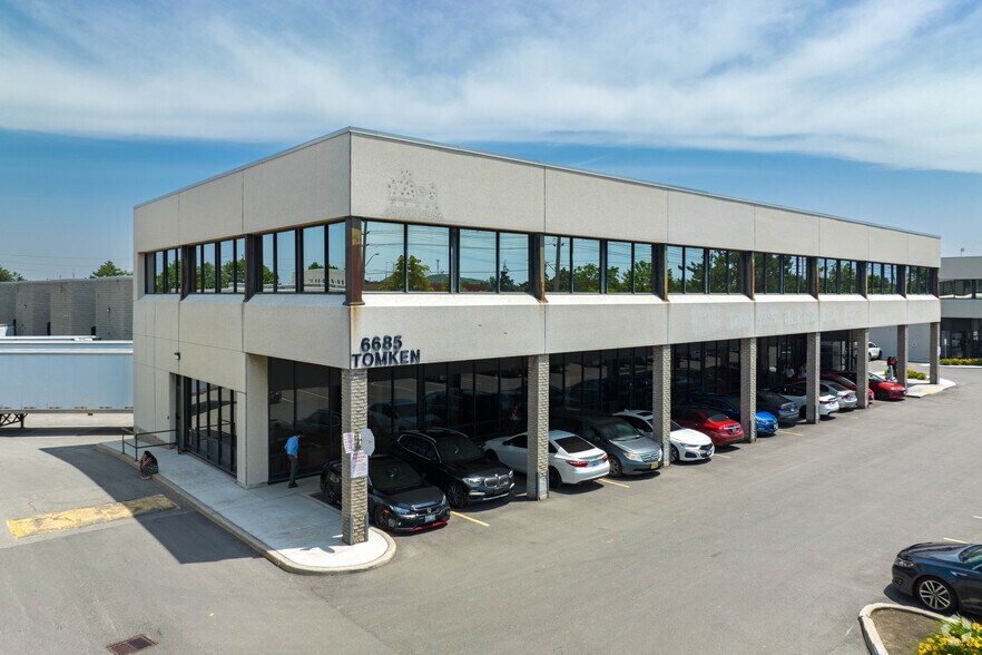 More Photos Of 6625 Tomken Rd, Mississauga Unknown For Lease