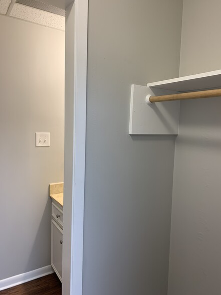 More Photos Of 14339 Torrey Chase Blvd, Houston Office For Sale