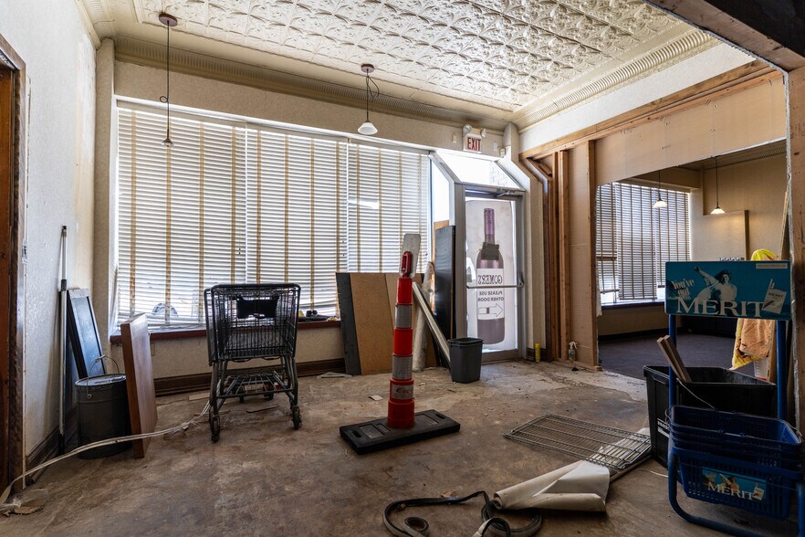 More Photos Of 3828 Broadway Blvd, Kansas City Office For Sale