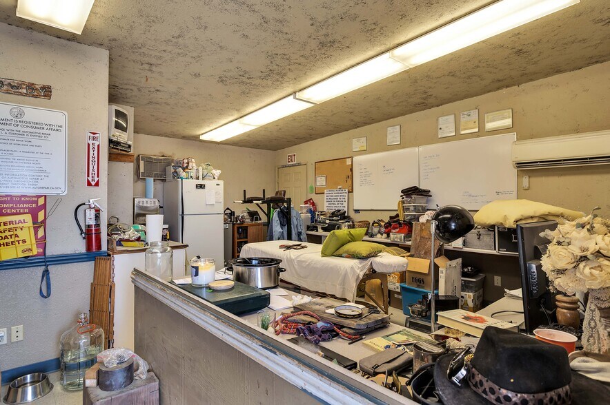 More Photos Of 75851 Baseline Rd, Twentynine Palms Warehouse For Sale