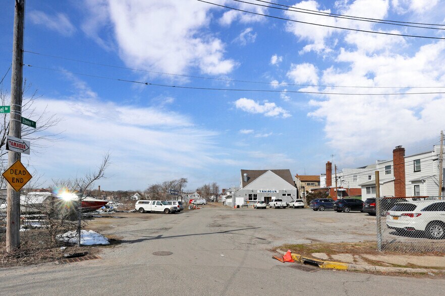 More Photos Of 82-84 Ebony Ct, Brooklyn Marina For Sale