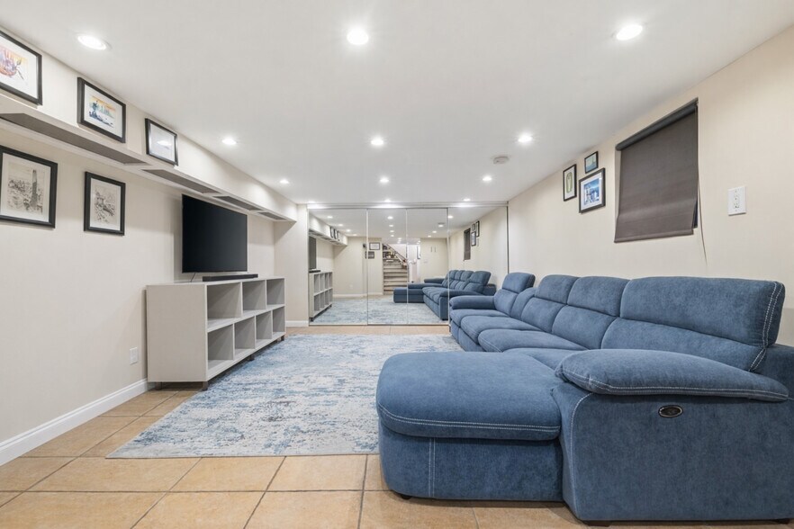 More Photos Of 1840 21st Dr, Astoria Apartments For Sale