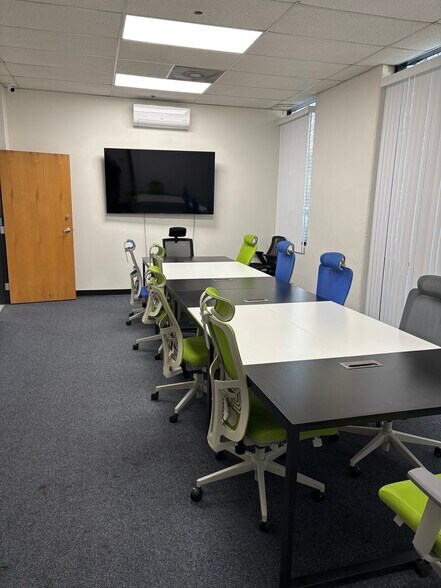 More Photos Of 11149 Arrow Route, Rancho Cucamonga Showroom For Lease